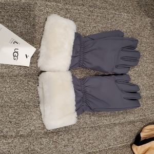 Ugg gloves